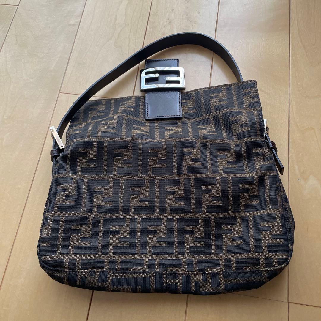 しまじろ様専用】FENDIフェンデズッカ柄マンマバケット - メルカリ
