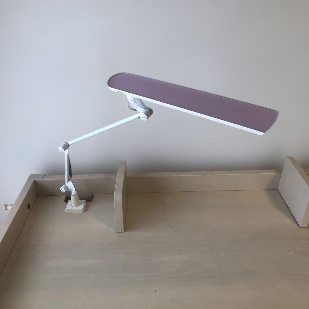 ベネッセ×カリモク 学習机 学びデスク幅110センチ ホワイト ライト付