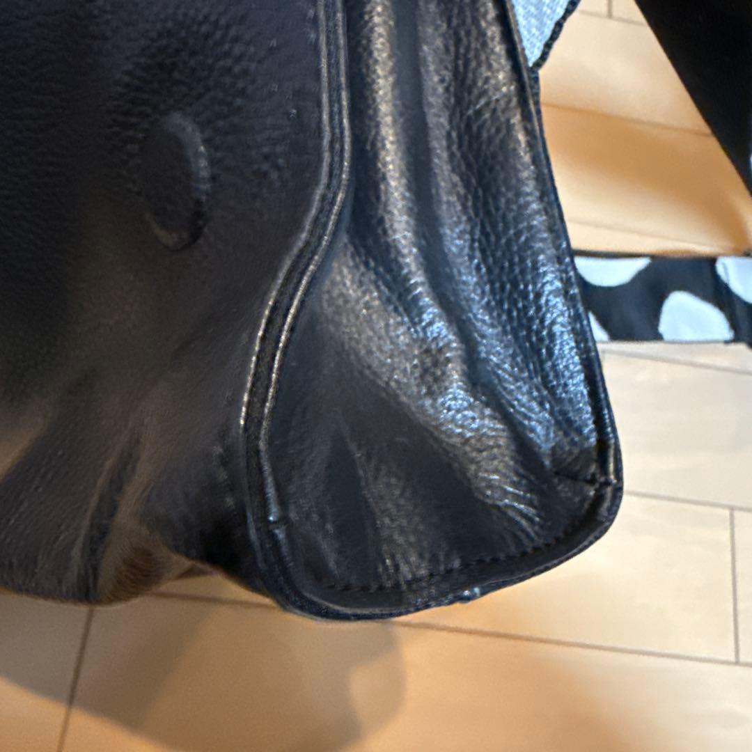 イアパピヨネ　《本革/470g》ワイドテープショルダーバッグ/ボディバッグ