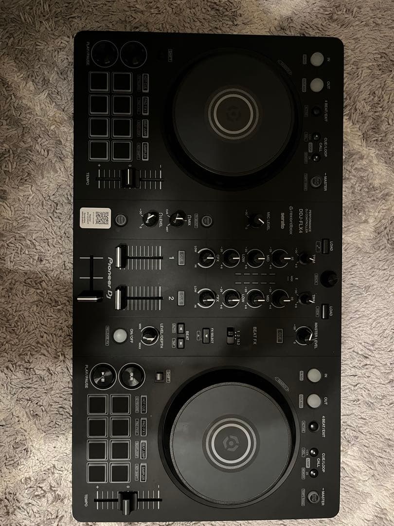 Pioneer DDJ-FLX4とQUINTETヘッドフォン pioneer-dj-ddj-flx4-headphones