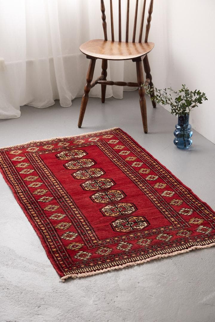 ヴィンテージラグ　トライバルラグ　ラホール産（130cm×78cm）赤　茶　黒