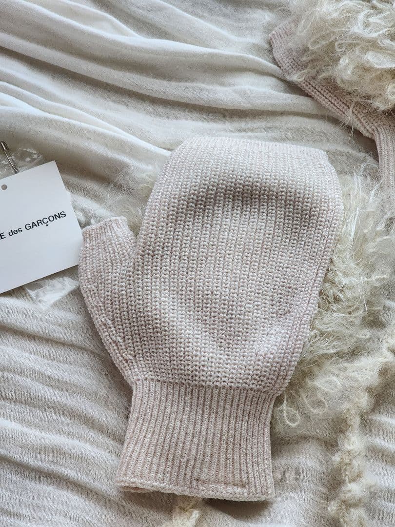 連休期間限定お値下！新品未使用tao comme des garcons 手袋 - メルカリ