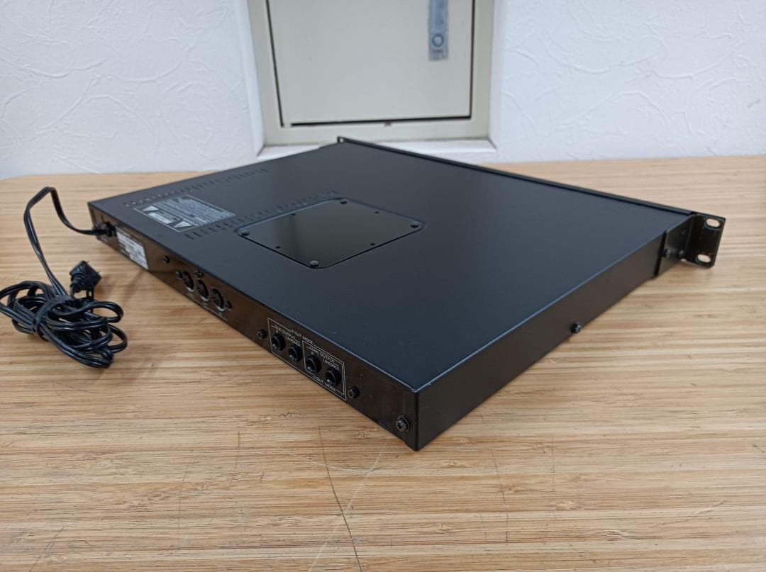 都《ZWEFB》Roland　JV-880　シンセサイザ　モジュール