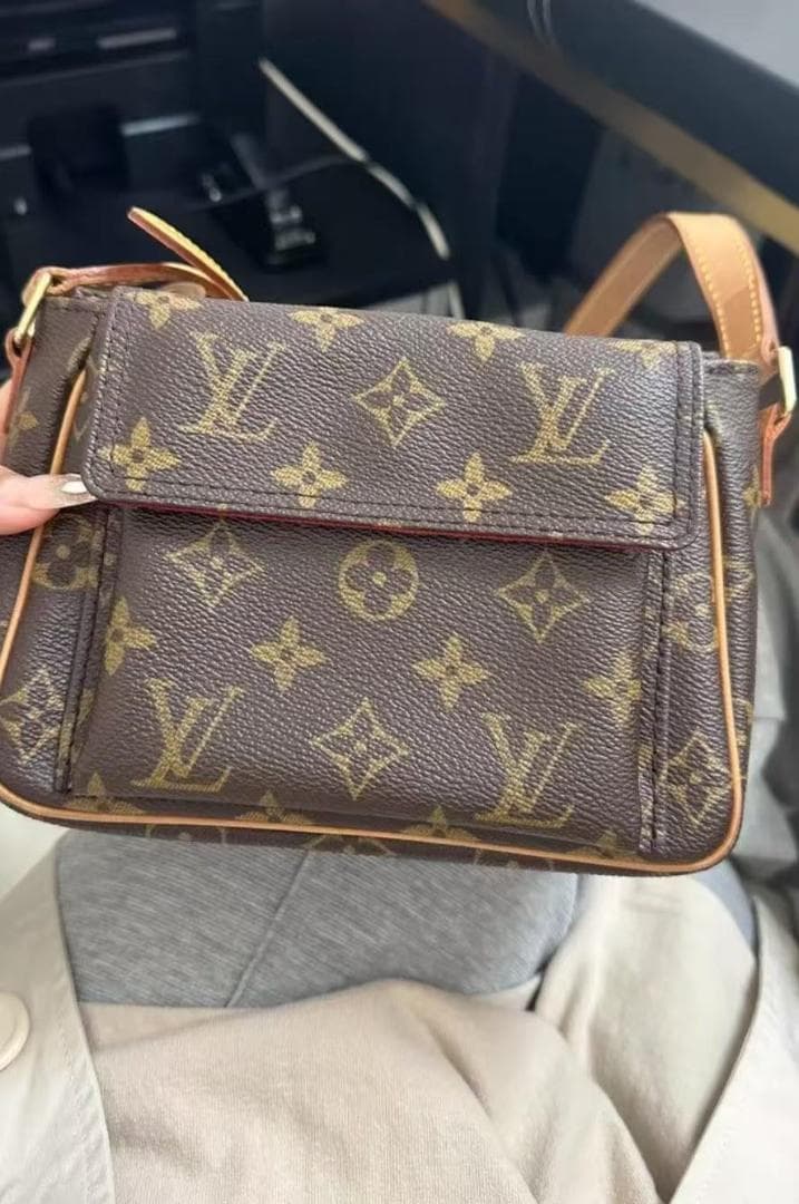 Lo☆uis Vuitton モノグラムショルダーバッグ~~~~ ルイヴィトン ヴァーティカル・ソフトトランク モノグラムタフタージュ