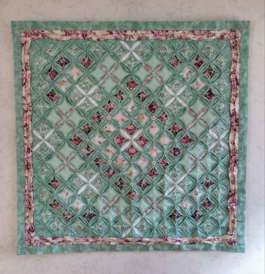 ♡mari♡ パッチワーク(カテドラルウインドウ)タペストリー オリジナル アレンジカテドラルウィンドウのタペストリー【DIY