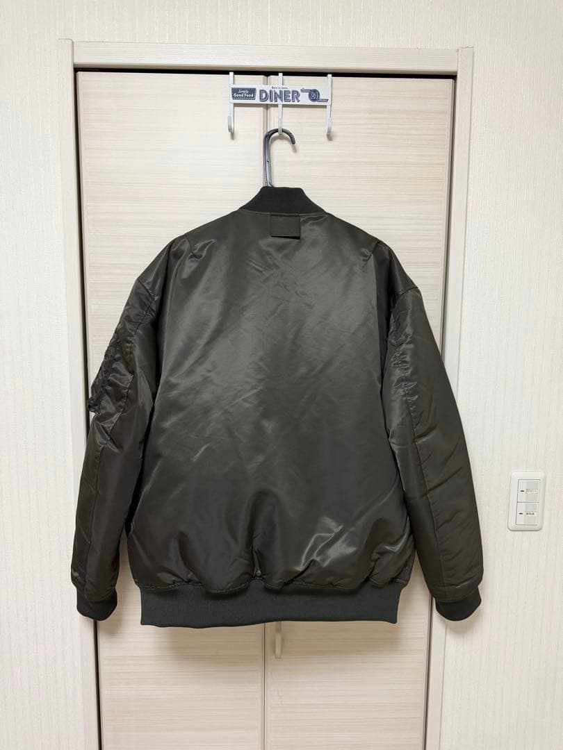 XL】2026復刻 UNIQLO+J ハイブリッドダウンオーバーサイズMA－1 - メルカリ