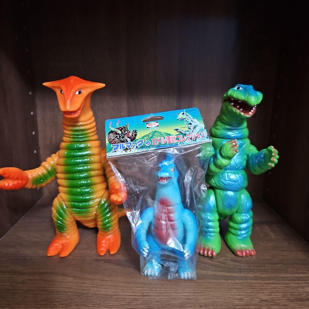 ウルトラマンシリーズ 怪獣フィギュア 3体セット 超動αウルトラ怪獣3【1BOX4個入り】【4570117917752】｜バンダイ（BANDAI）