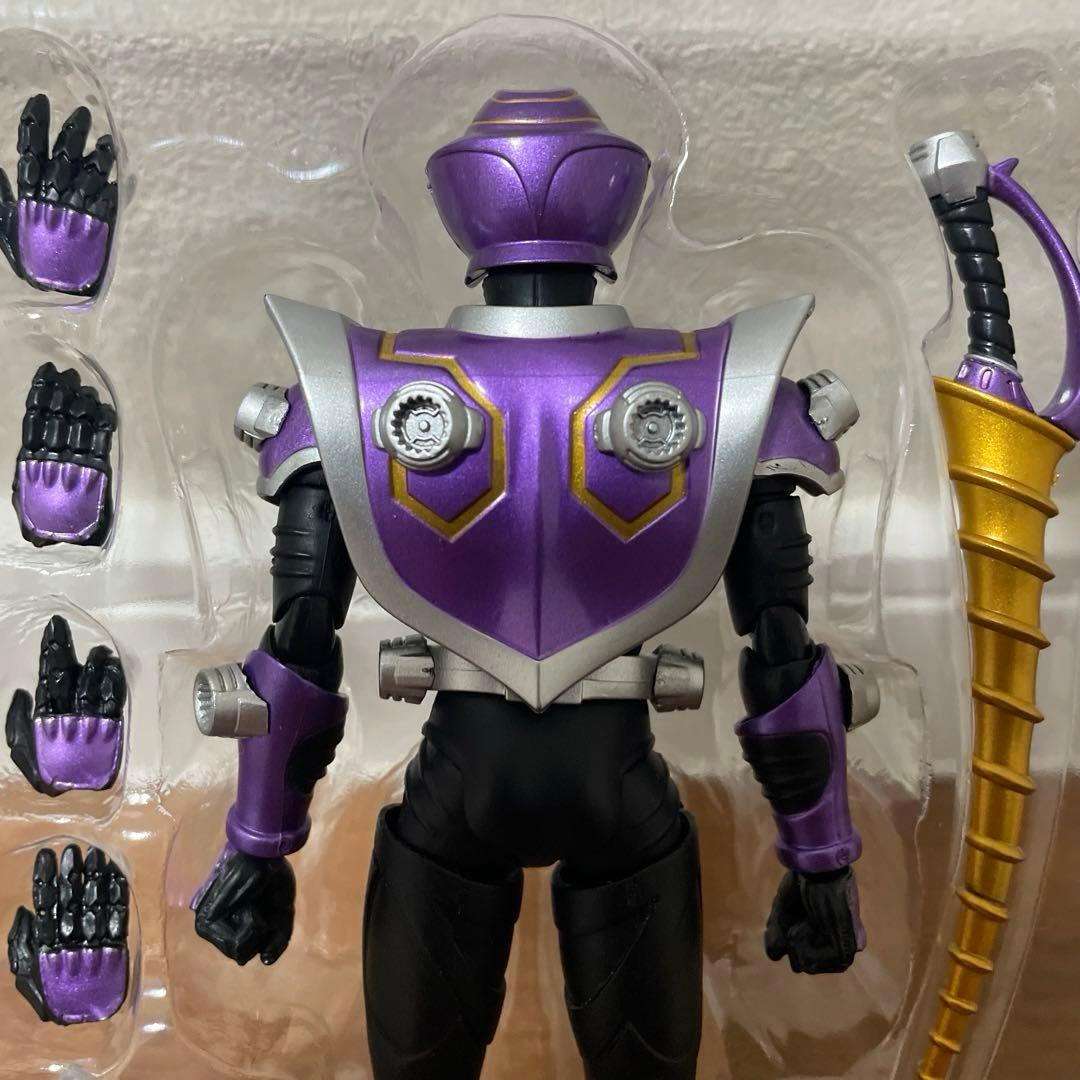 未使用品　S.H.Figuarts 仮面ライダー王蛇　フィギュア　龍騎