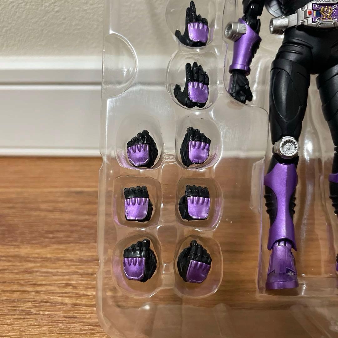 未使用品　S.H.Figuarts 仮面ライダー王蛇　フィギュア　龍騎