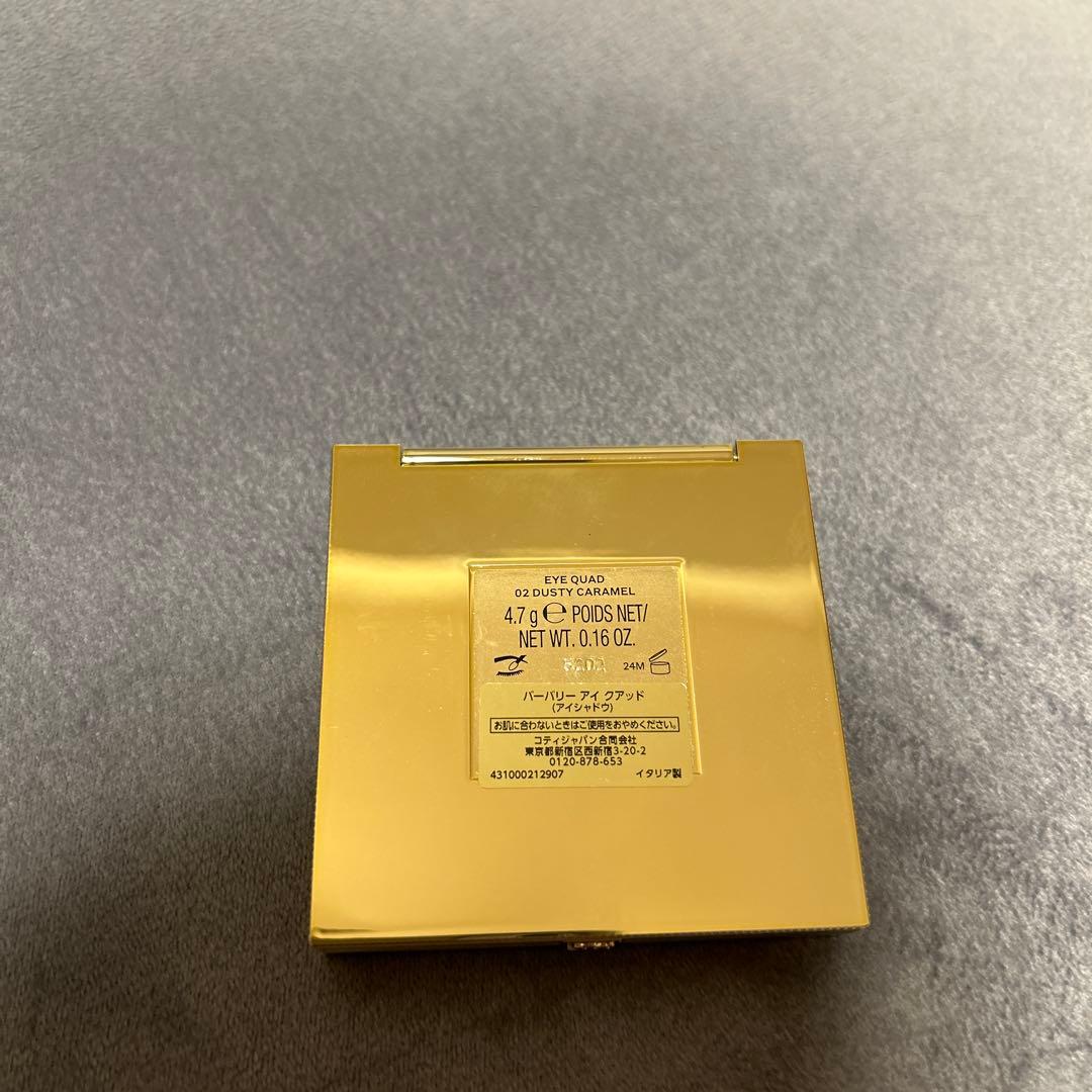 バーバリー アイクアッド アイシャドウ 02 ダスティキャラメル、05 ダスク