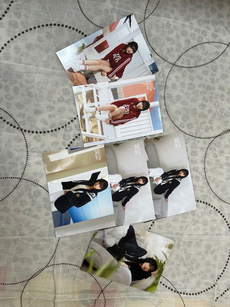 ツウィ うちわ ポスター アルバム aboutzu ラントレ まとめ売り - メルカリ