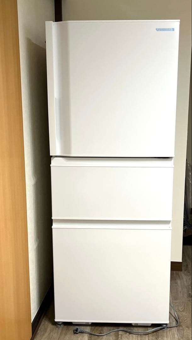 超メルカリ市お値引き】TOSHIBA 冷蔵庫 ホワイト 294リットル