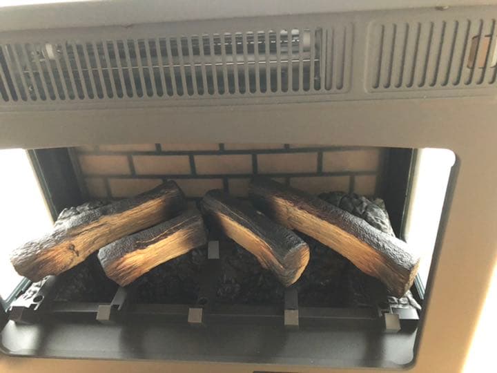 使用1〜2時間です、リモコンもあります傷等もないと思います