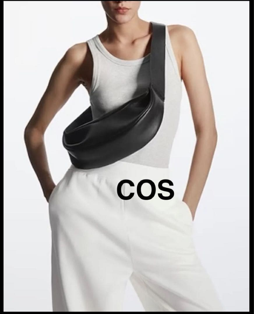 COSコス レザー クロスボディバッグ - メルカリ