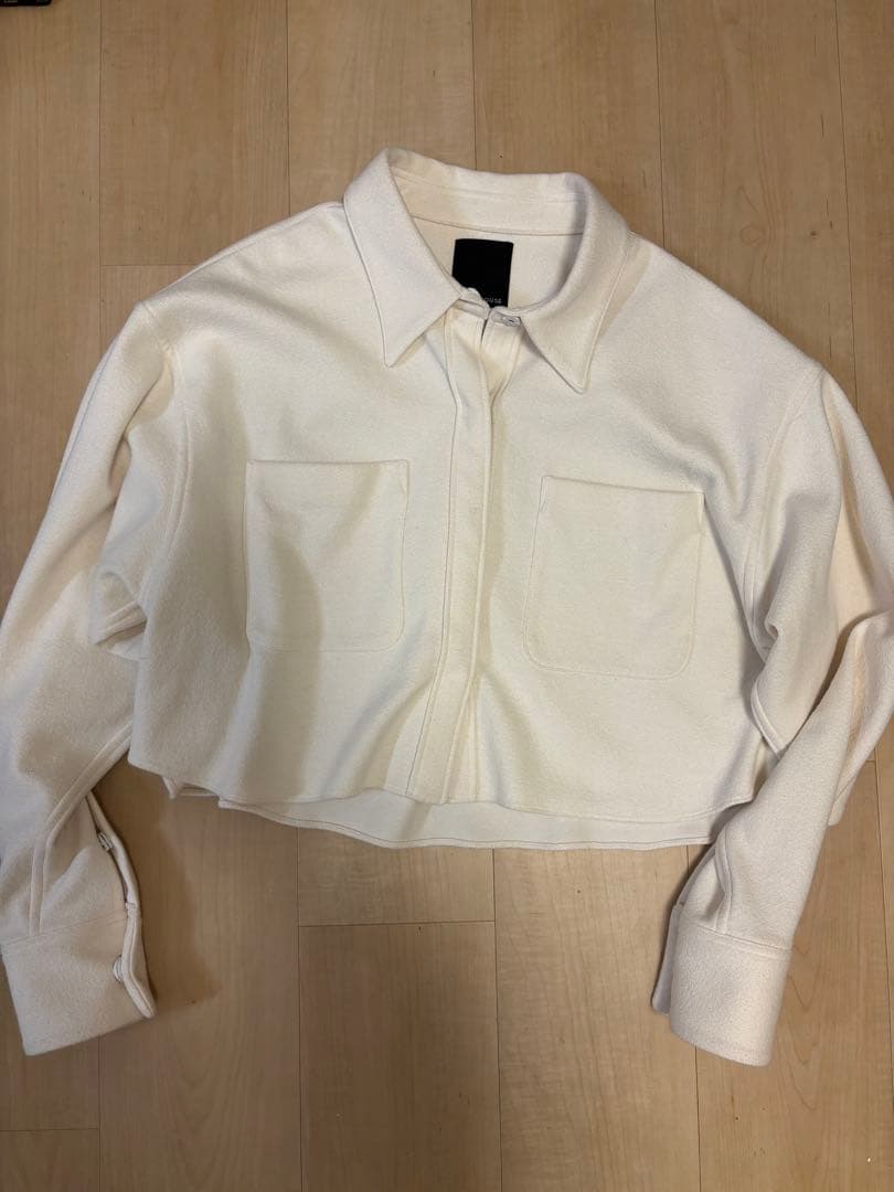 L'ESSAGE THE NEWHOUSE THE RIVER CLUB BL