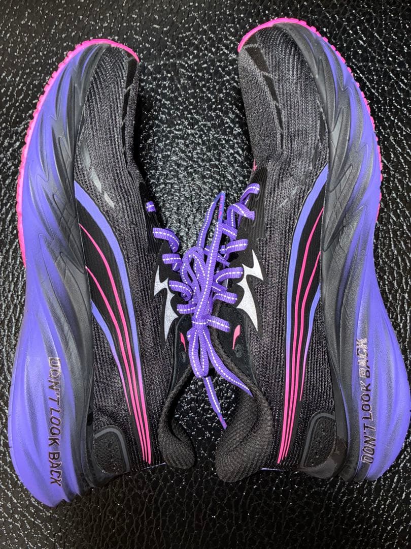 ヴェロシティニトロ4（27.5cm）