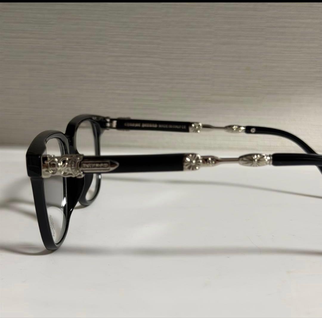 クロムハーツ好き 必見 ブラックフレーム メガネ シルバー装飾付き
