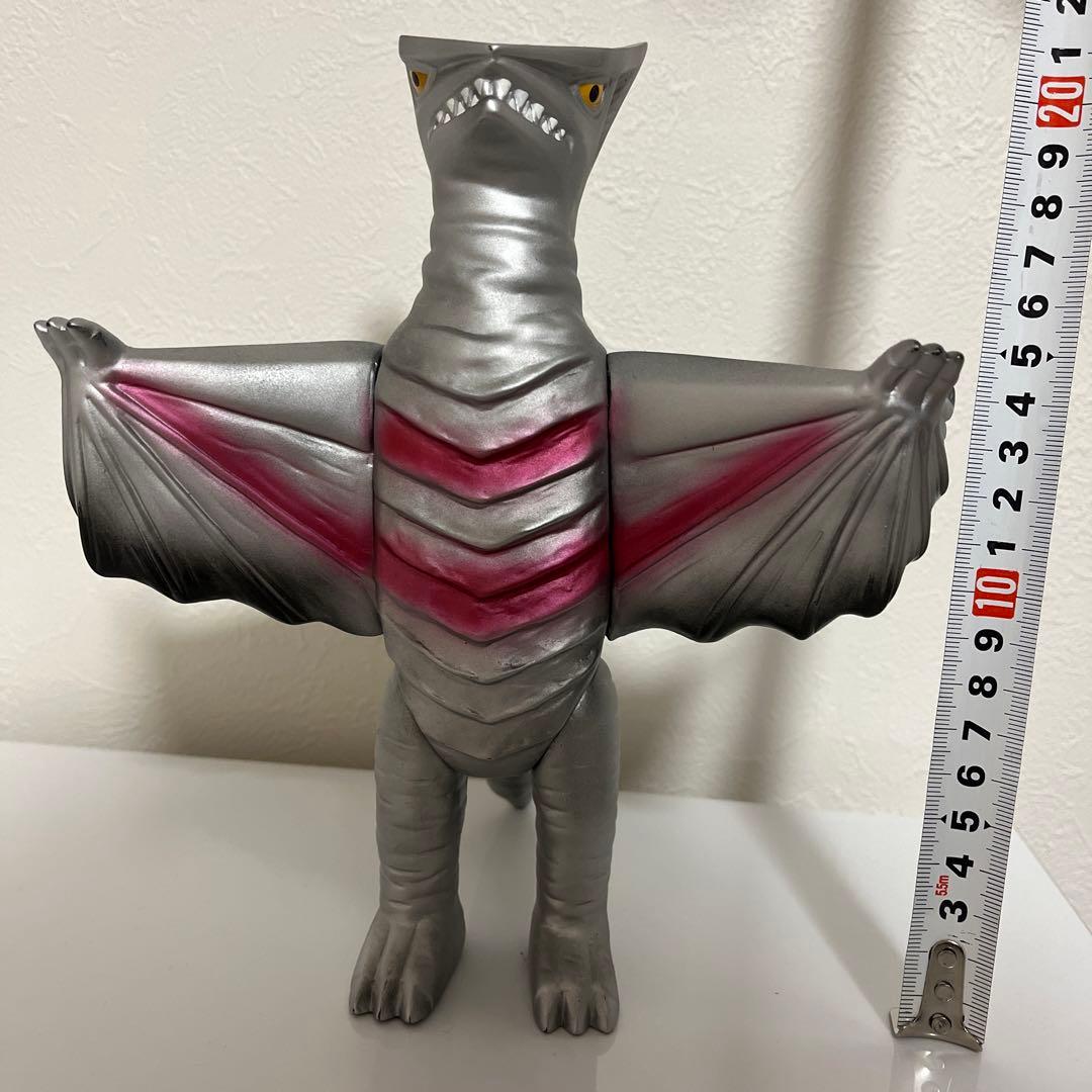 マーミット 宇宙ギャオス ソフビ - メルカリ