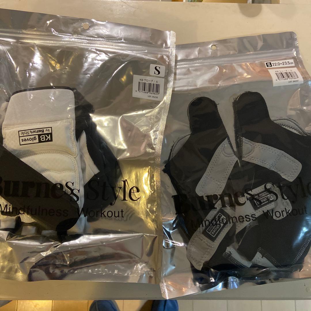 【新品未開封】キックボクシング　グローブ シューズ　バーネススタイル　LAVA 中古】 LAVA キックボクシング バーネススタイル L グローブ シューズ