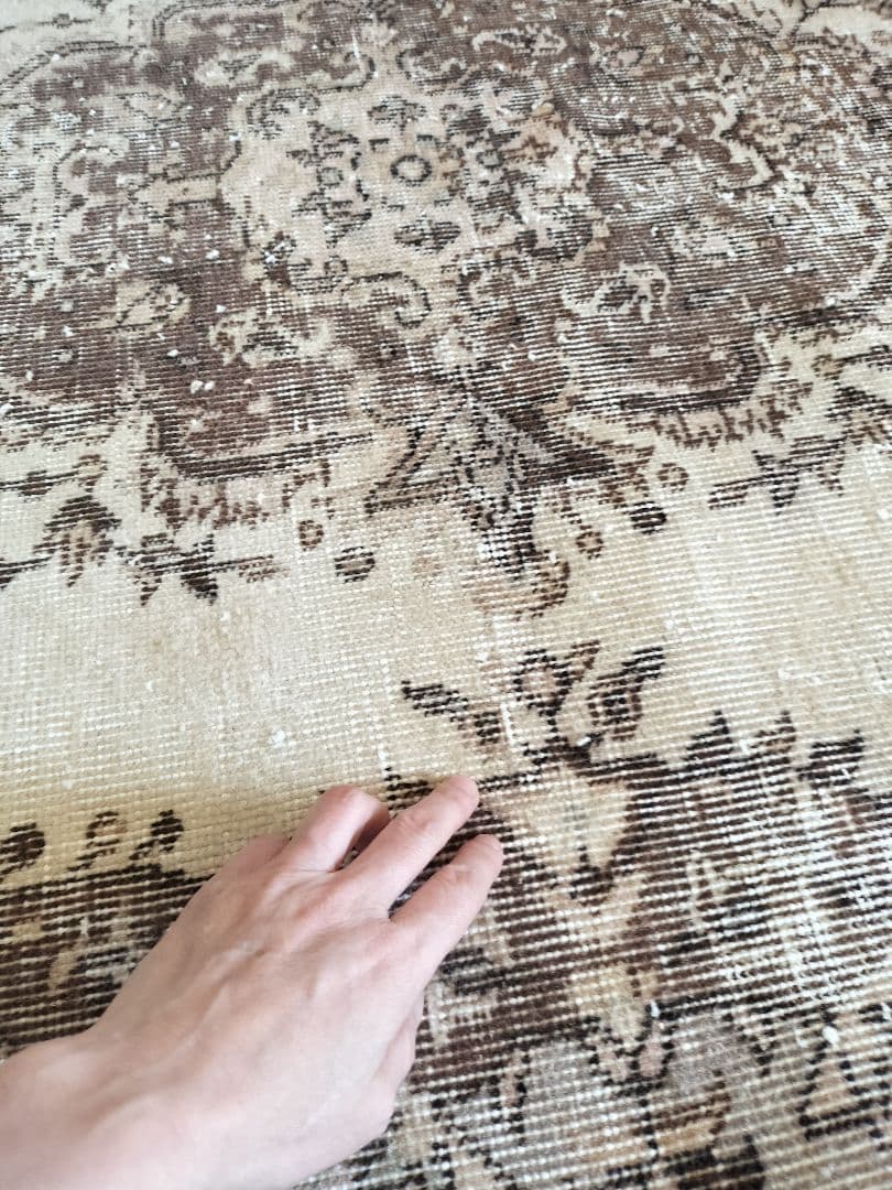 ベージュとココアブラウンのヴィンテージラグ 雅姫さんNo.698