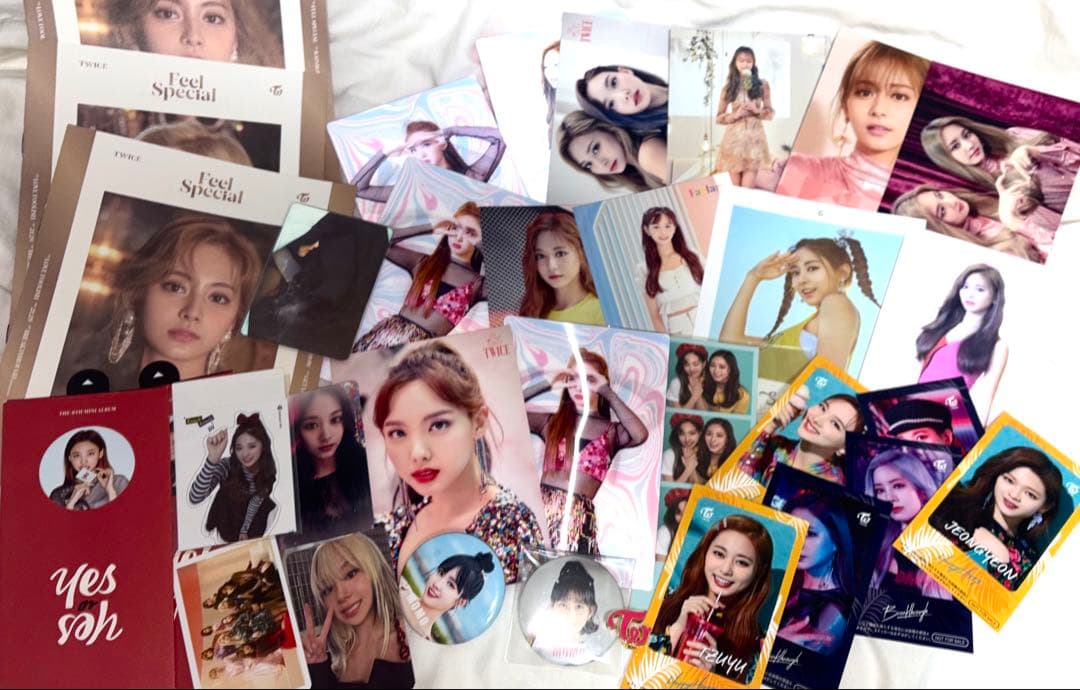 TWICE 缶バッジ トレカ ラントレ まとめ売り - メルカリ