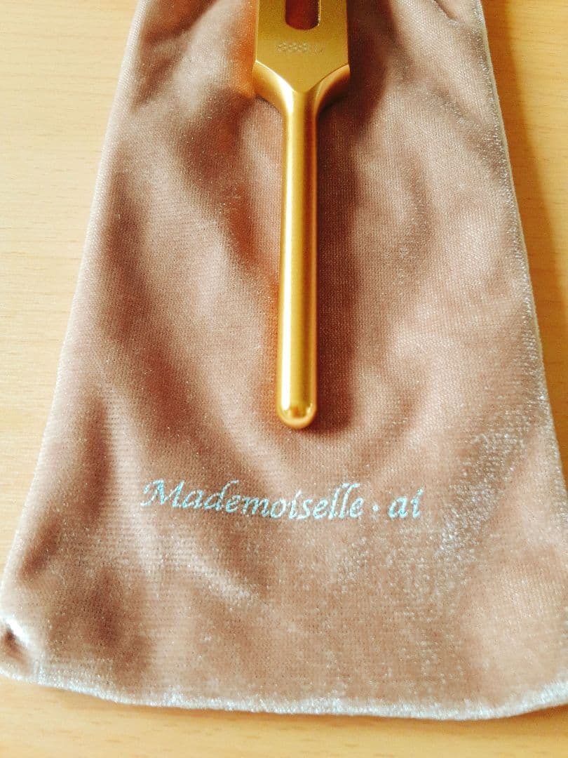 美品】888Hz Jesus Christ ゴールド マドモアゼル・愛 巾着付の通販