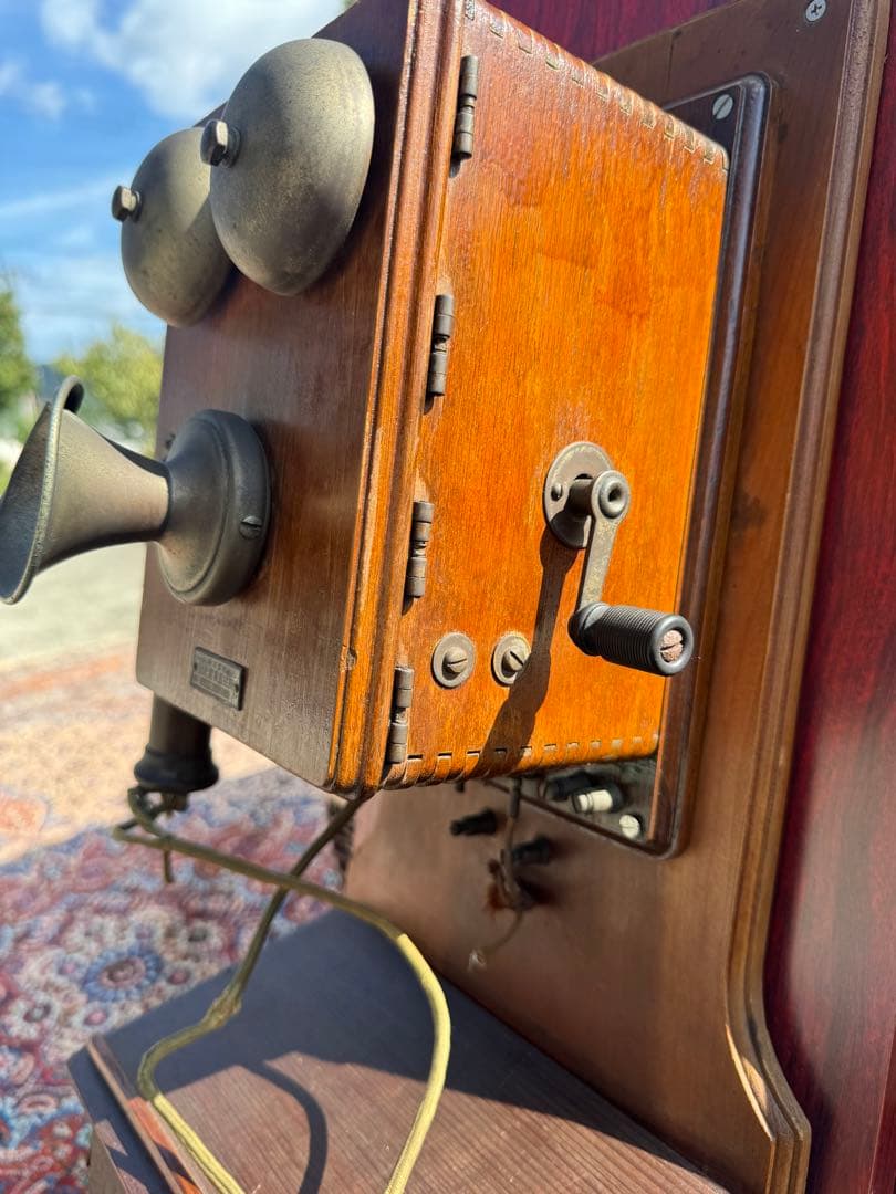 昭和4年製アンティーク電話機 レトロインテリア 木製壁掛け式の通販は