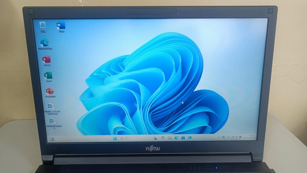美品ノートパソコンFUJITSU第八世代Corei5 SSD256Gメモリ16G - メルカリ