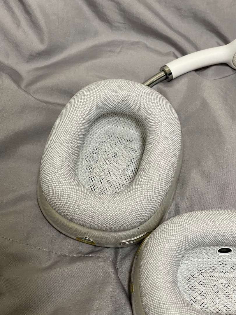 AirPods Max シルバー AirPods Max ・シルバー・モデル番号: A2096