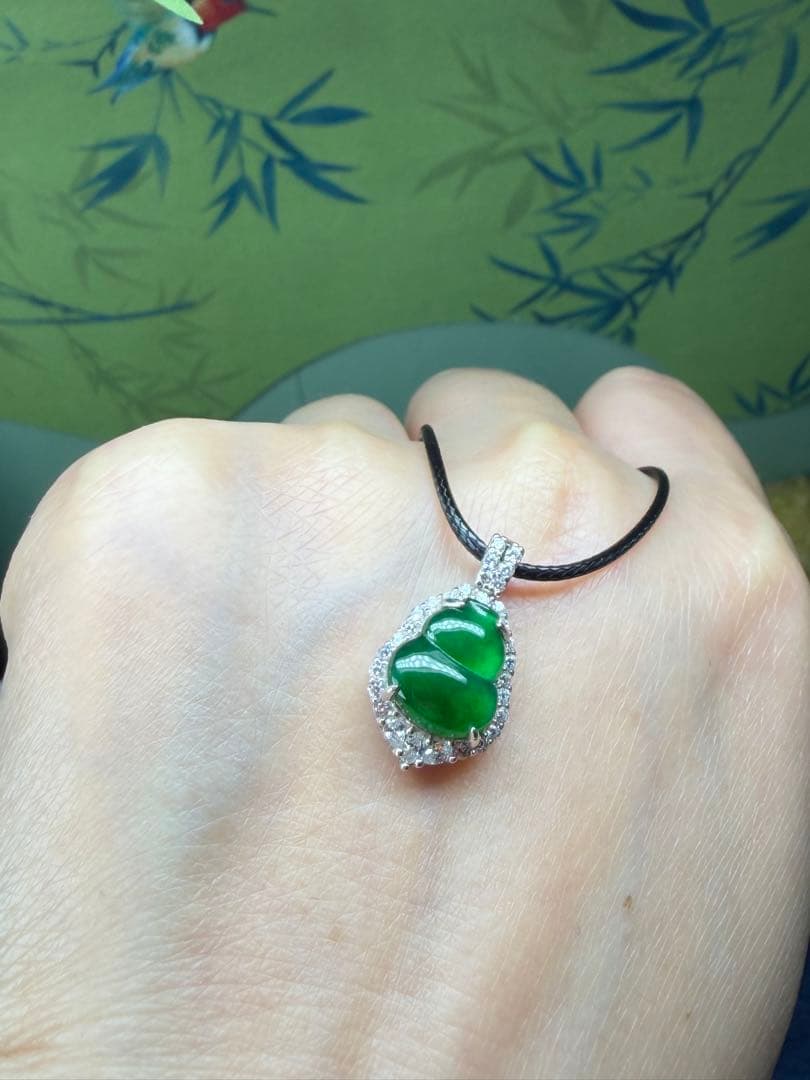 天然A貨翡翠 ロウカン質満緑翡翠【福・禄・寿】福瓢箪ペンダントトップ