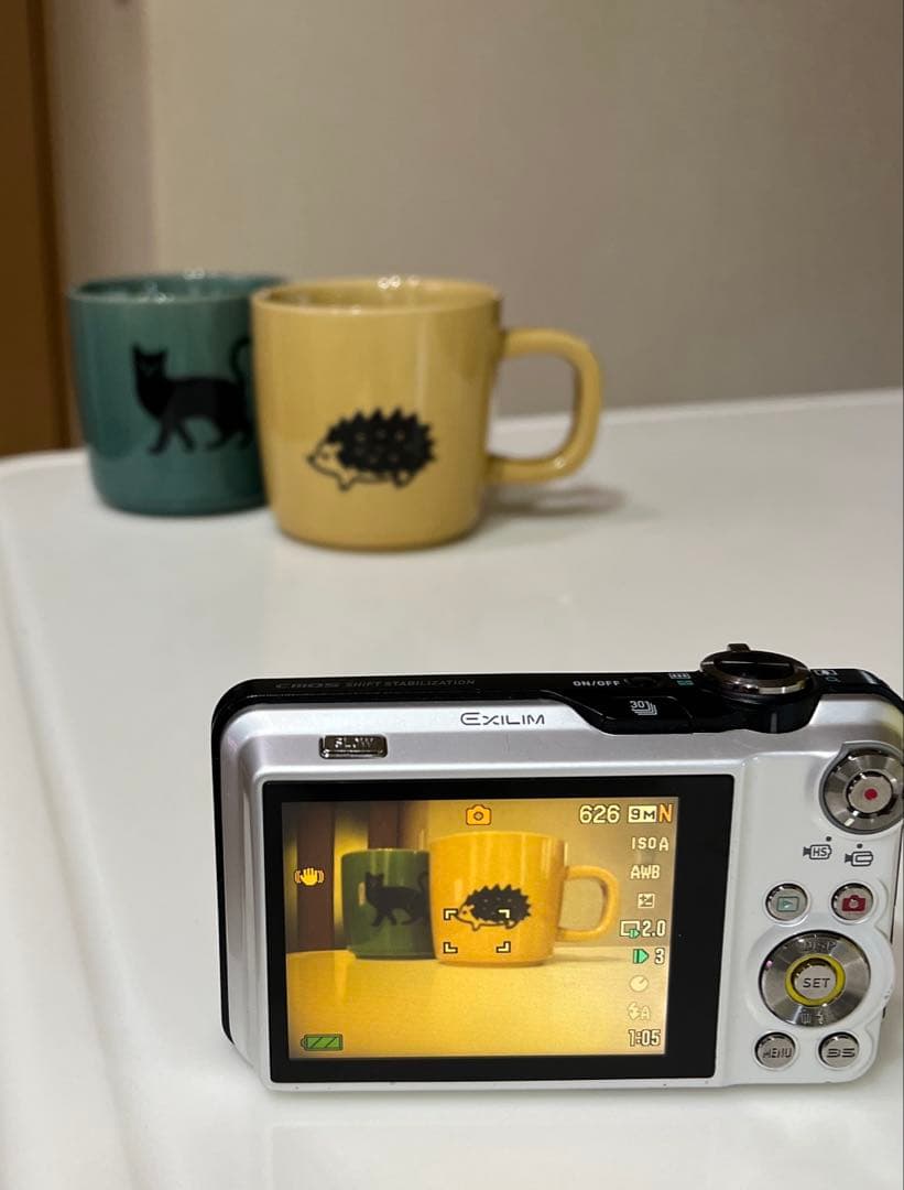 CASIO EXILIM EX-FC100 デジカメ 30連写 - メルカリ