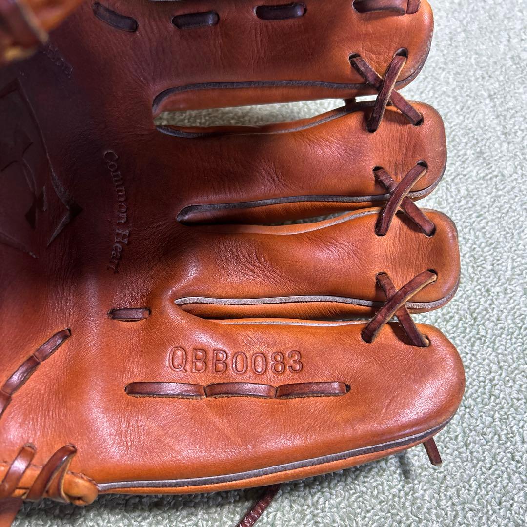 アンダーアーマー 硬式ピッチャー用グラブ 型番QBB0083 - グローブ