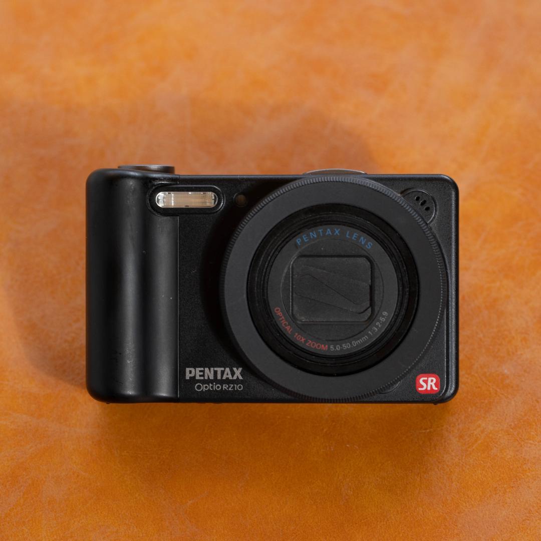 可愛いすぎるコンデジ】PENTAX optio RZ10 ブラック - メルカリ