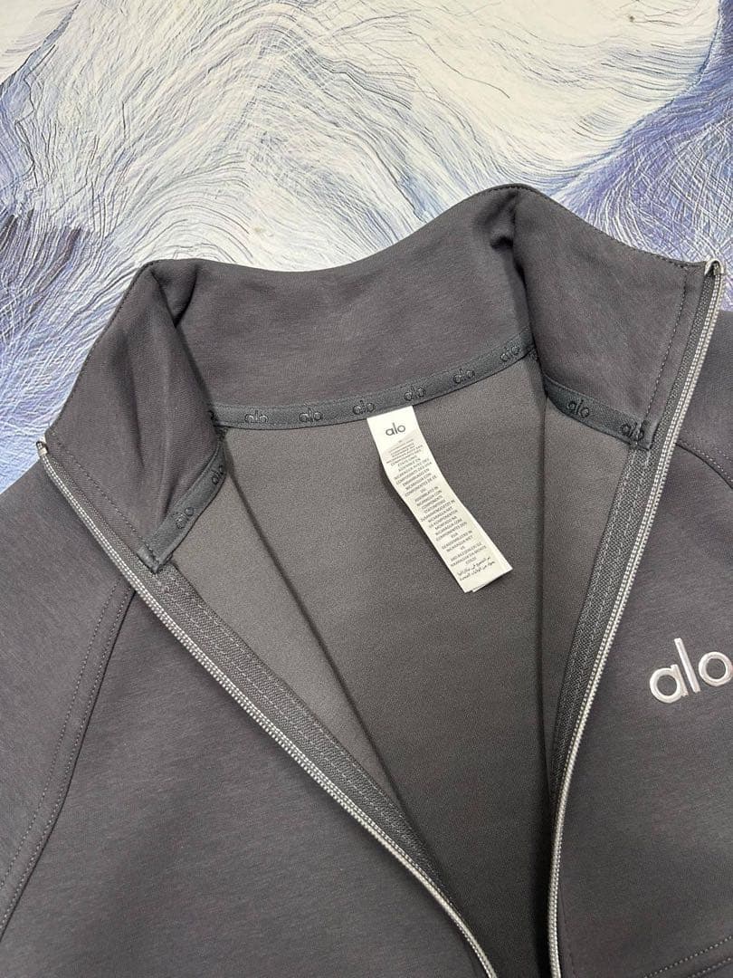 alo ダークグレー ジップアップ トレーナー