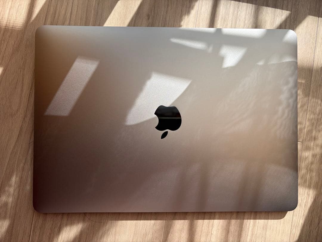 美品 M1 MacBook Air /16GB/256GB/US Amazon.com: Apple MacBook Air with Apple M1 Chip, 13.3 inch, 16GB