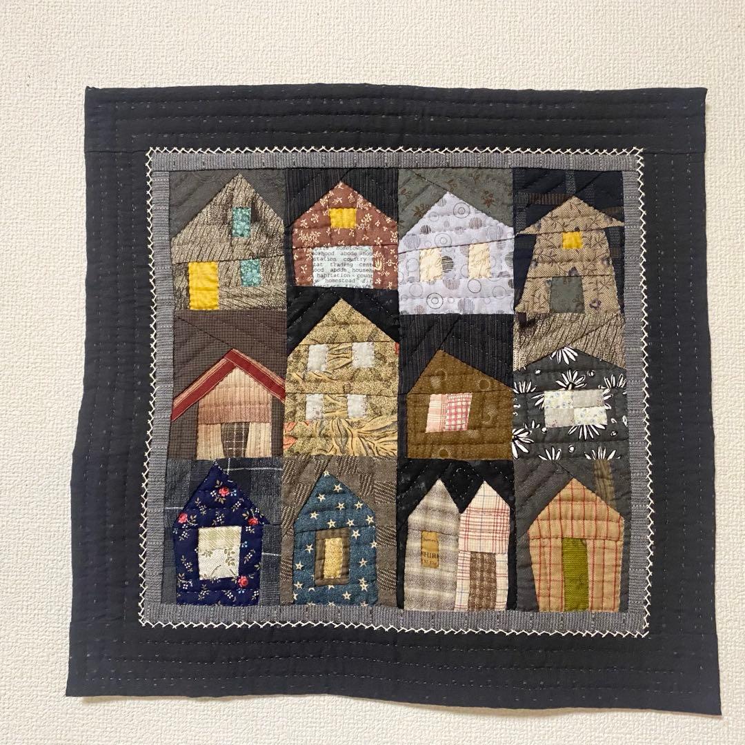 パッチワークタペストリー☆ハウス☆ハンドメイド - メルカリ