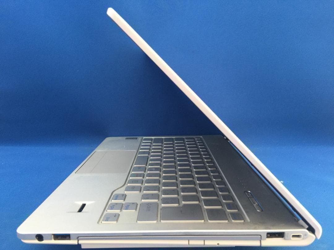 富士通 SH75/M 13.3型高解像度TFT 軽量・コンパクトノート