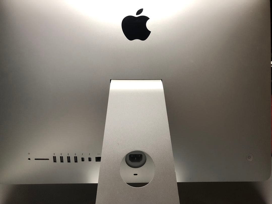 iMac 1.6GHz(21.5-inch, Late2015) 16GBメモリ