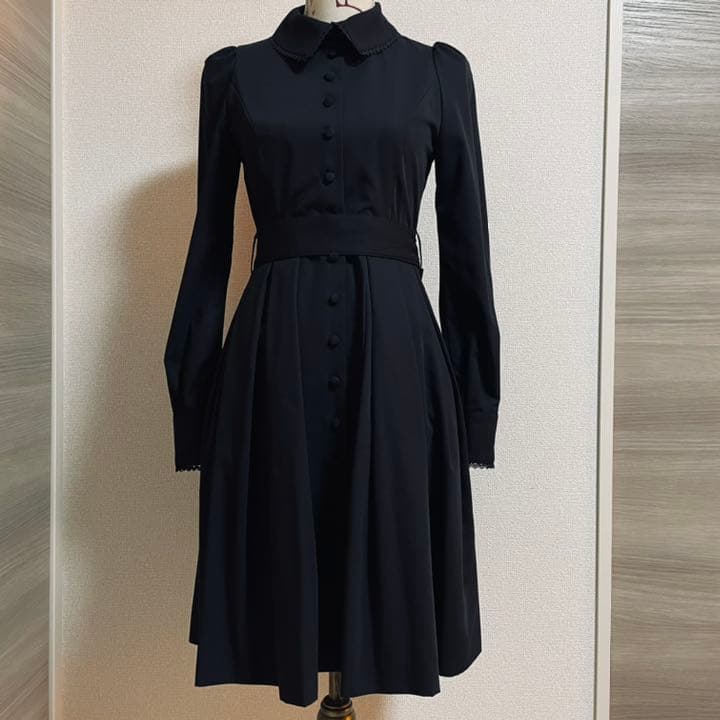 sheglit クラシカルタックワンピース - メルカリ