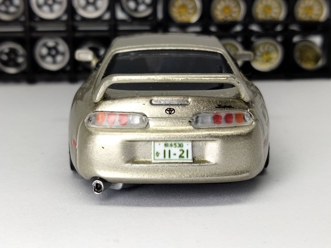 トミカ改造 トヨタ 80スープラ 金 京商 アルミリム ☆深リム ホット