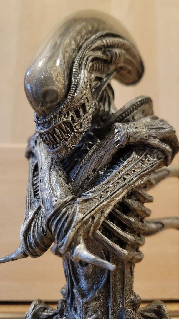 エイリアン スタチュー ピューター製 - メルカリ