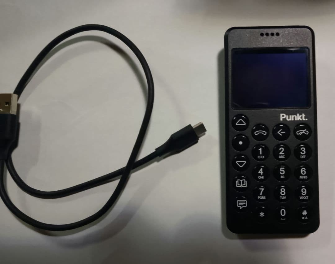 Punkt. MP02 ※液晶上部に欠け有り Punkt. MP02 ※液晶上部に欠け有り - メルカリ