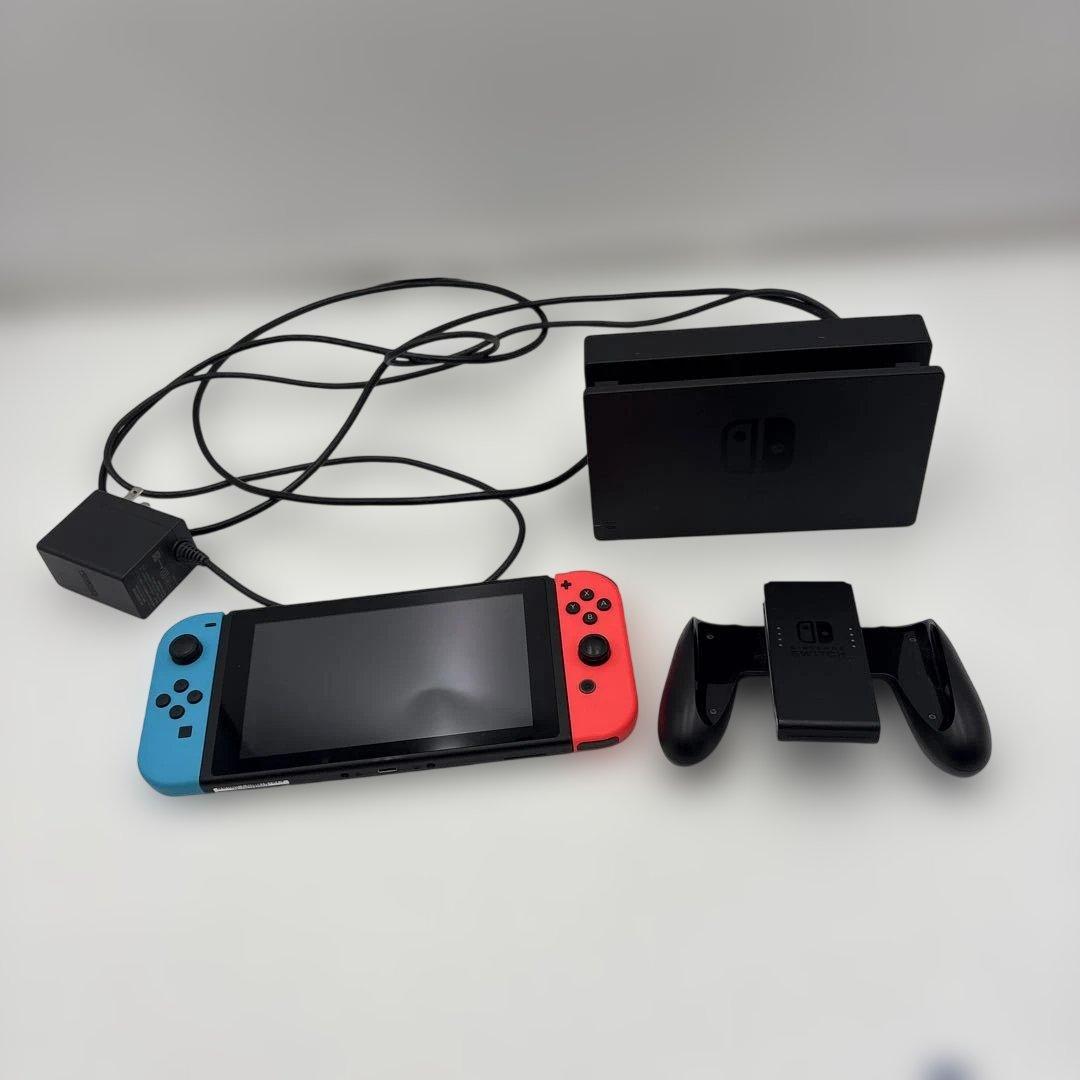 美品　ニンテンドースイッチ　Nintendo Switchネオン Nintendo Switch ネオンブルー・ネオンレッド 任天堂 ゲーム機 本体