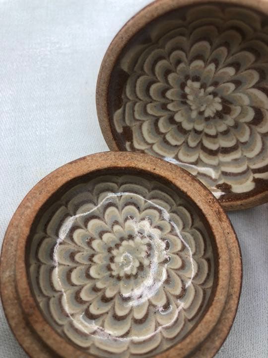 堆彩陶 練上手香合 共箱 美品 - メルカリ