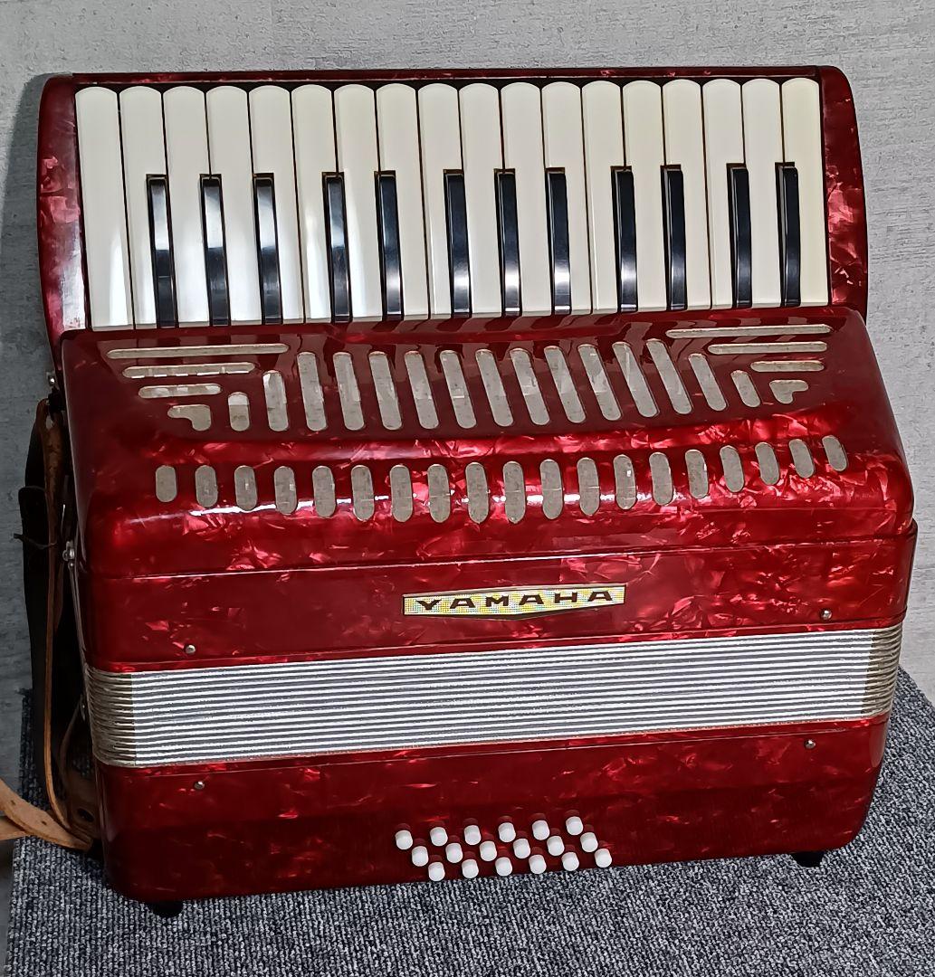 YAMAHA 赤アコーディオン 30鍵 美品です！音出し確認済み品 YAMAHA ヤマハ アコーディオン 30鍵 YA-18 8905 - メルカリ