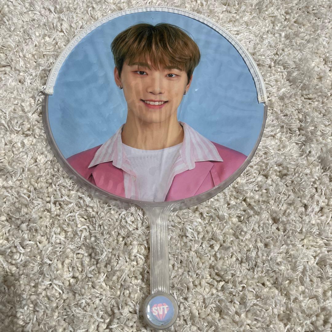 SEVENTEEN ディノ うちわ CARAT LAND - メルカリ