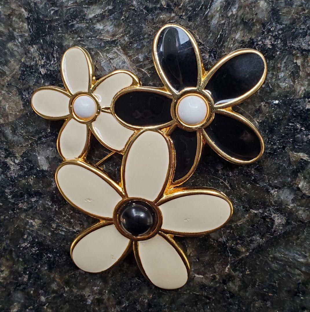 Monet ヴィンテージ モネ デイジー エナメル ブローチ ジュエリー