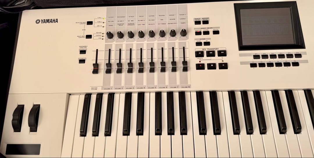 Yamaha MOTIF XF7 76鍵盤シンセサイザー WHITE