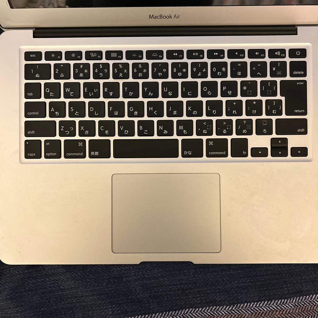 動作確認済ジャンク品】MacBookAir Mid2012 充電器・赤カバー付 - メルカリ