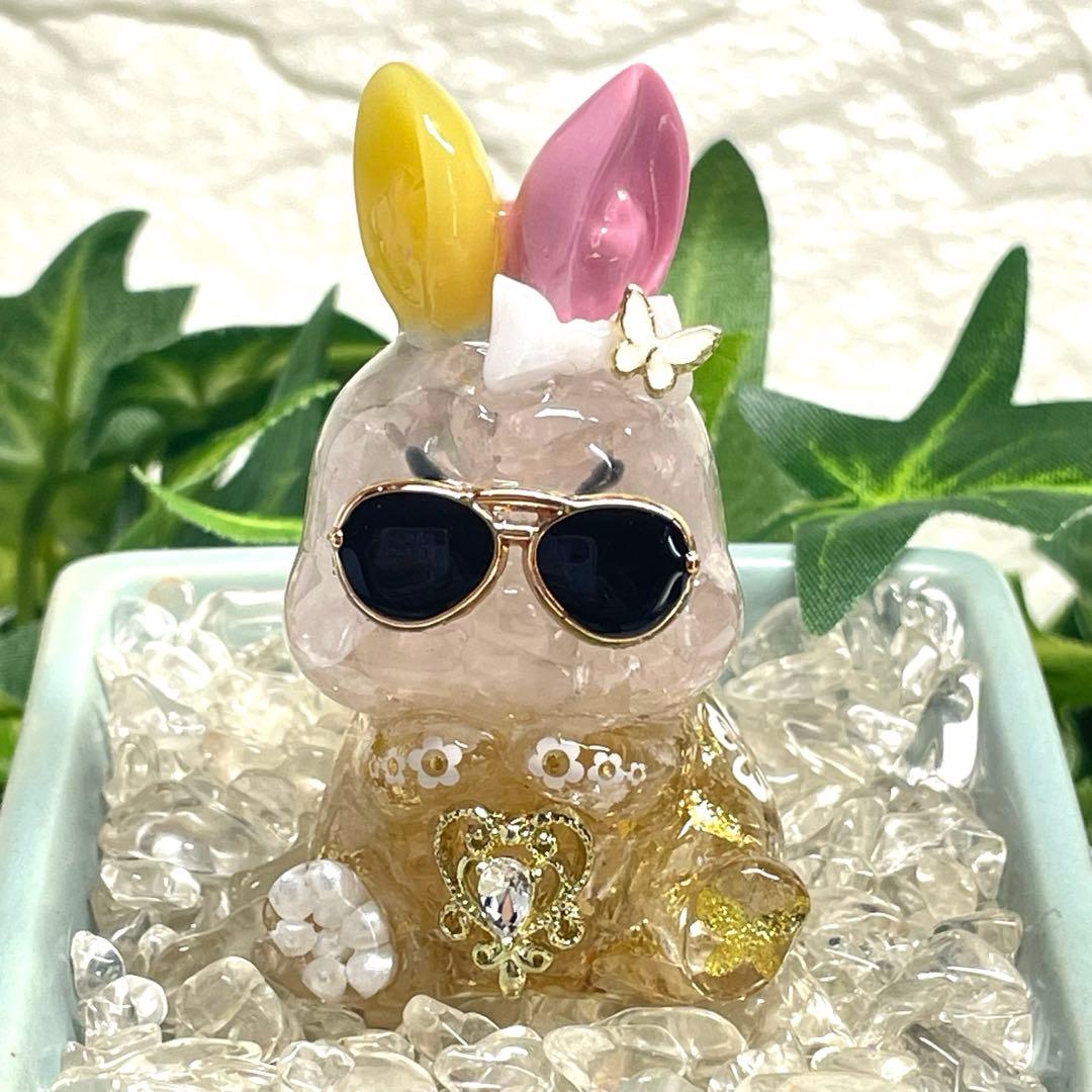 Mー556 オルゴナイト ❣️ ちょい悪うさぎ ❣️ レジン 置物 - メルカリ